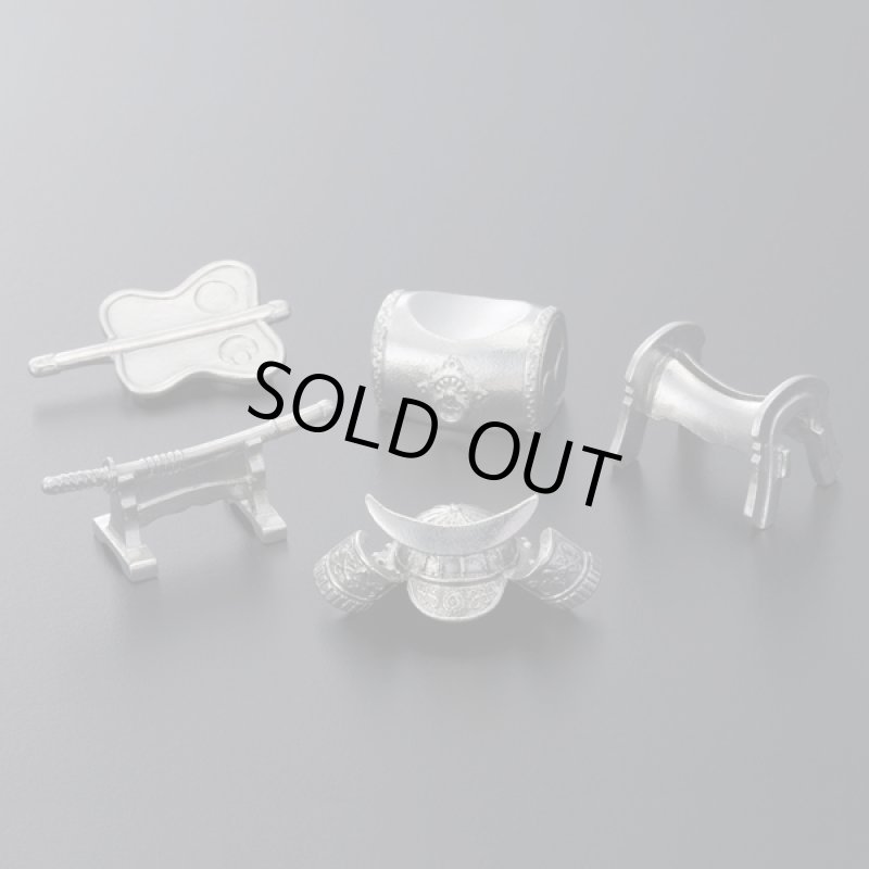 画像2: 高岡銅器・武者揃え「箸置き5種」(伝統工芸品 富山県高岡銅器 銅製箸置き 日本製 ギフト 5,000円台の贈答品 おすすめ食器小物) (2)