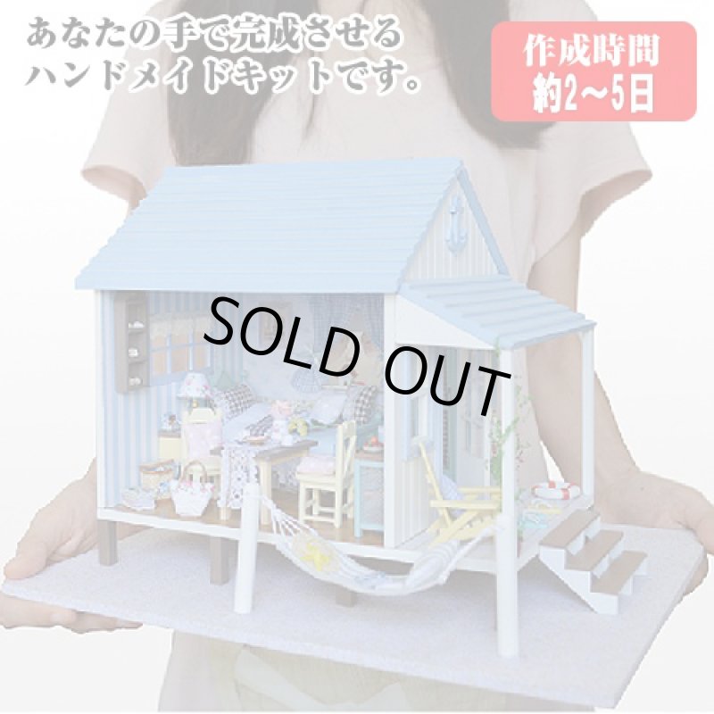 画像6: ミニチュアハンドメイドハウス「海沿いの別荘」(ドールハウス,手作り,組み立て,インテリア,LEDライト,オルゴール,模型) (6)