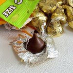 画像3: ハーシーキスチョコレートウィズアーモンドシェアパック3袋セット (3)