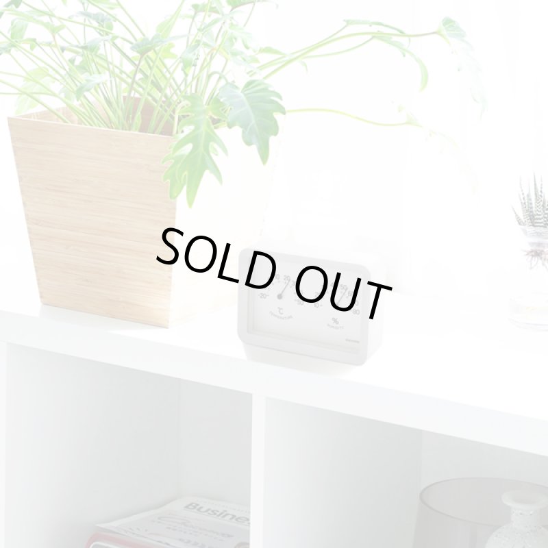 画像2: A6サイズの掛置兼用温湿度計(白) (2)