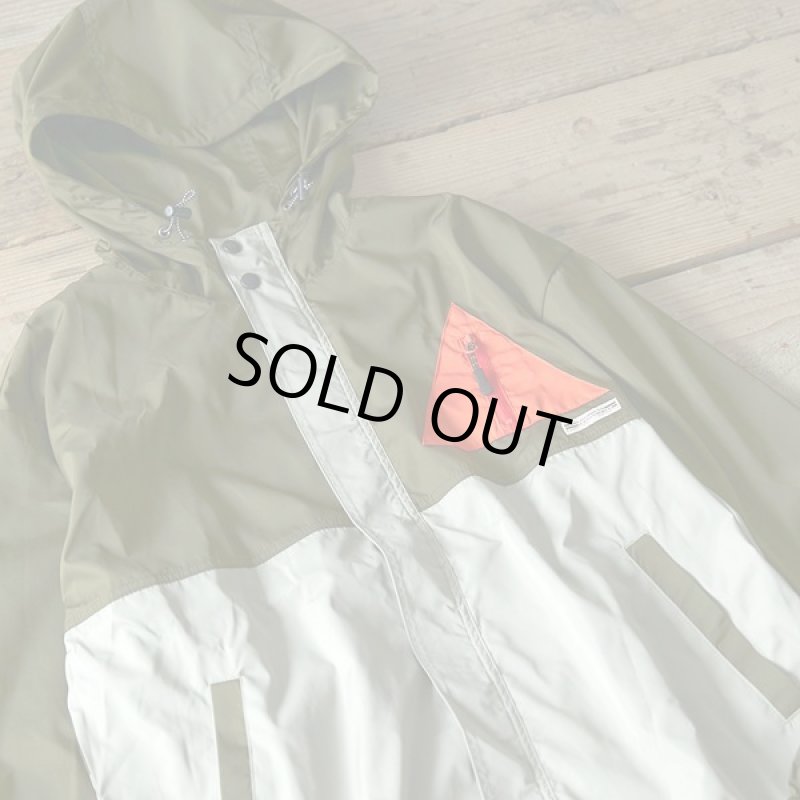 画像9: ゆるキャン△WILDERNESS EXPERIENCEコラボパッカブルマウンテンパーカー (9)