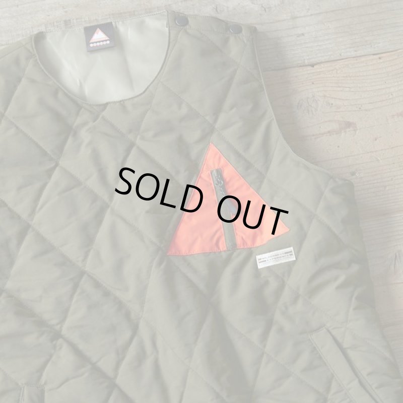 画像9: ゆるキャン△WILDERNESS EXPERIENCEコラボテントポケット中綿ベスト (9)