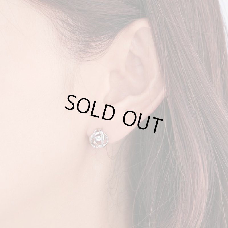 画像4: クロスフォーニューヨークジュエリー「ダンシングストーンピアス／Loop2ループ2」 (4)