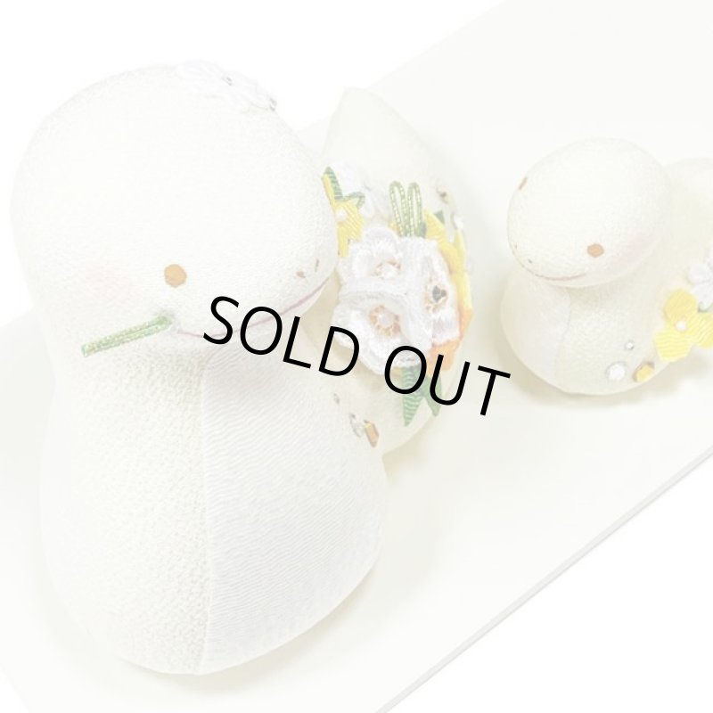 画像6: 日本製2025年干支吉祥飾り「淡色 巳 親子(白台飾り)」 (6)