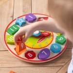 画像4: Melissa＆Doug（メリッサ＆ダグ）幼児玩具「形合わせ時計」  (4)