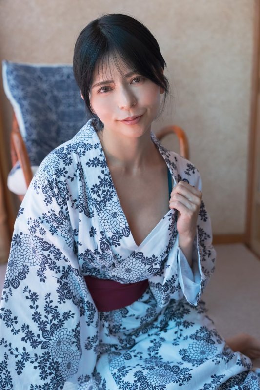 画像3: 紅羽祐美写真集「再会」 (3)