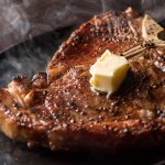 画像2: オージービーフ 肉の王様 Tボーンステーキ400g (2)