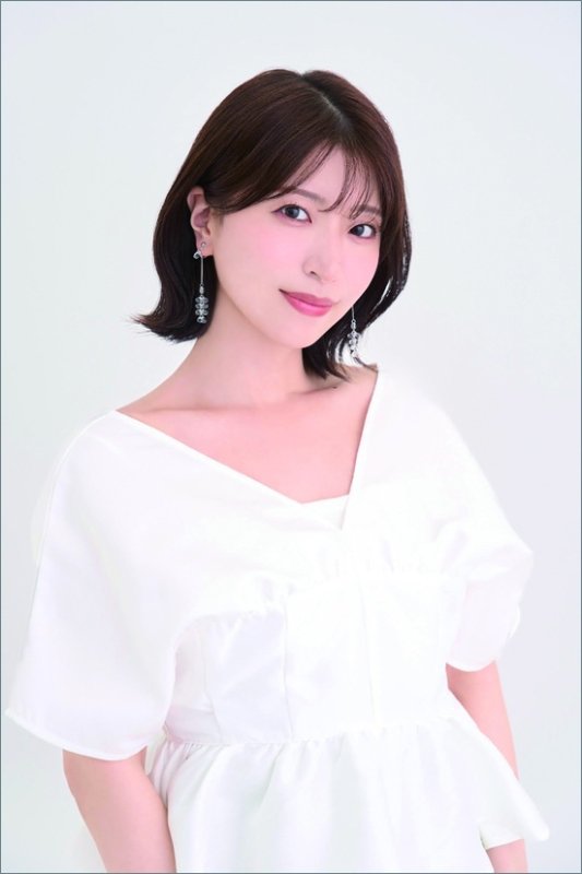 画像1: 2027年卓上 八巻アンナカレンダー (1)