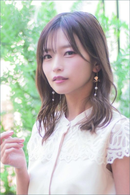 画像1: 2027年卓上 立花理香カレンダー (1)