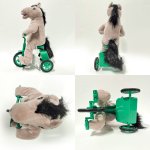 画像13: とぼけ顔のシロとグレ おさんぽUMAさん三輪車で今日も出発！ (13)