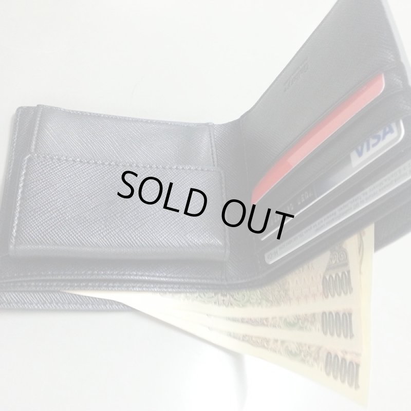 画像3: イタリア産カーボンエンボスレザー・ショートウォレット(本牛革/2つ折り財布/メンズ/イタリアンレザー/ブラック) (3)