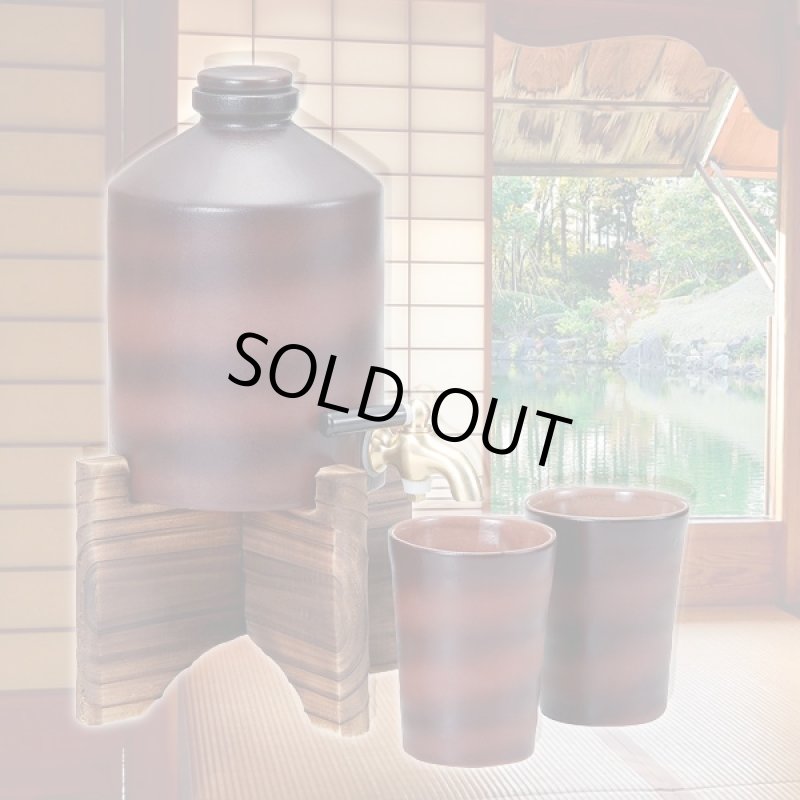 画像2: 陶器製熟成焼酎サーバー「800ml」 (陶器カップ2個付き,木製サーバー台付き,泡盛,ブランデー,蒸留酒,遠赤外線) (2)