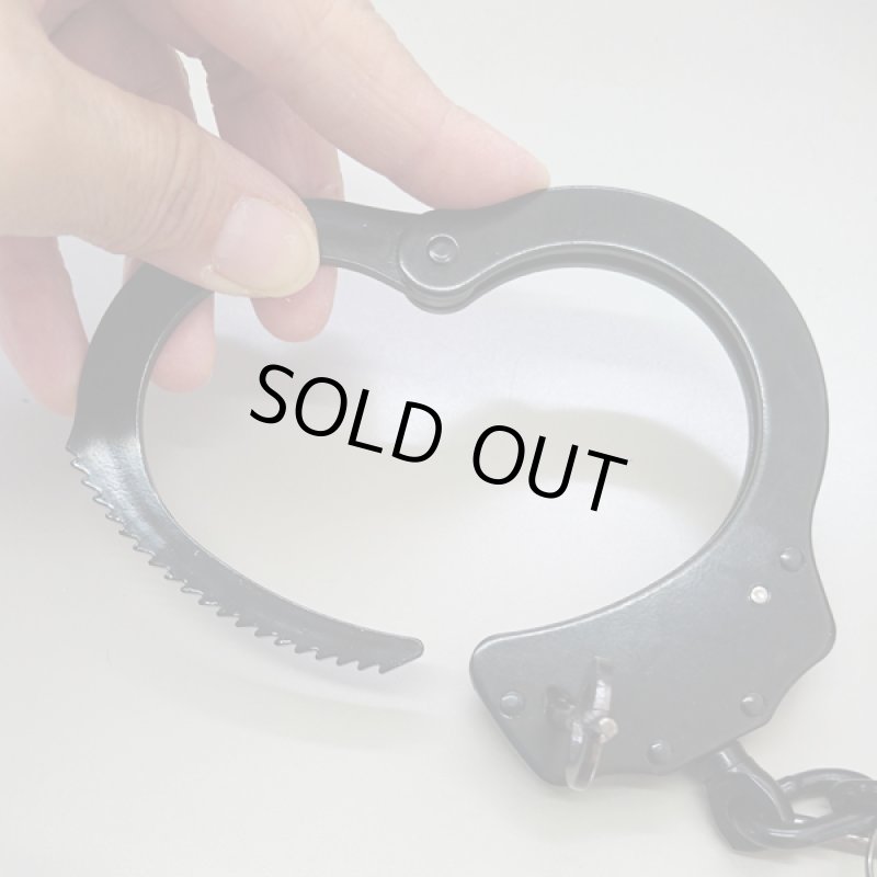 画像4: 金属手錠ダブルロック「ブラック」 (ダブルロックタイプ,ハンドカフス,黒,鉄製,護身,防衛,コスプレグッズ,鍵付き) (4)