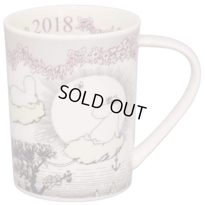 画像2: ムーミン2018イヤーズマグカップ (MOOIN,コップ,陶器,食器,ムーミン公式,2018年,記念限定品,ギフト) (2)