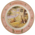 画像2: ピーターラビット2018イヤーズプレート (PETER RABBIT,お皿,皿たて付き,陶器,食器,ムーミン公式,2018年,記念限定品,20cm,ギフト) (2)