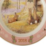 画像3: ピーターラビット2018イヤーズプレート (PETER RABBIT,お皿,皿たて付き,陶器,食器,ムーミン公式,2018年,記念限定品,20cm,ギフト) (3)