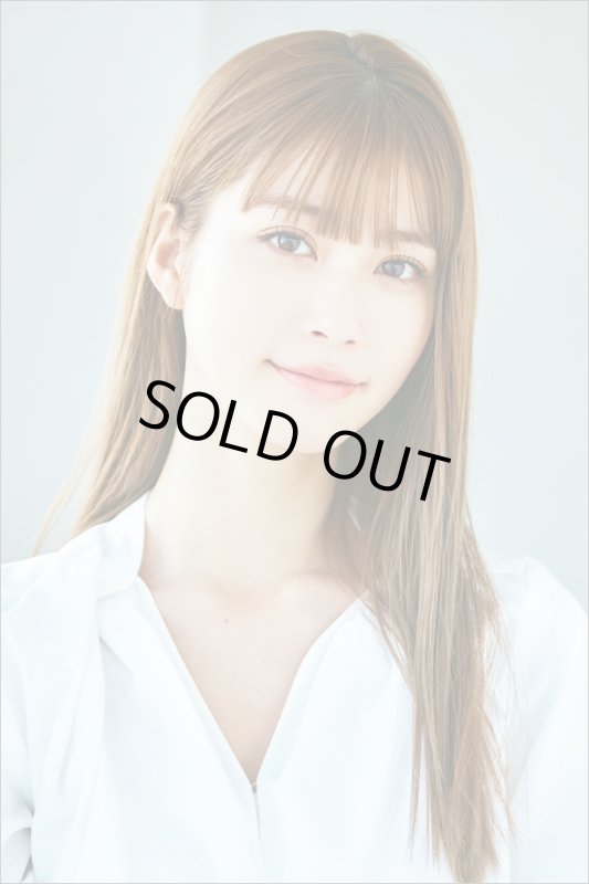 画像1: 2026年卓上 生見愛瑠カレンダー (1)