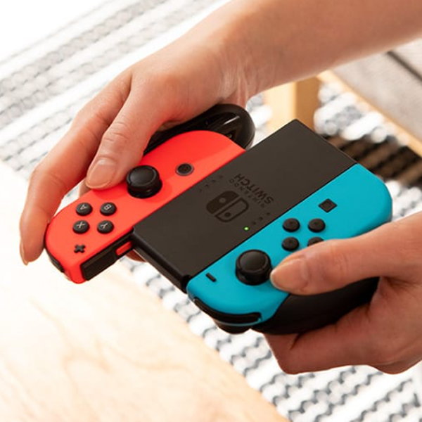 Nintendo Switch【Joy-con(L)ネオンブルー/(R)ネオンレッド】ISK-SW