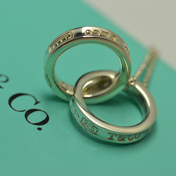 Tiffanyインターロッキングペンダント 送料無料 ティファニー おすすめアクセ おすすめクリスマスプレゼント 贈り物 誕生日 女性 人気no 1 アクセサリー ブランドアクセ Tiffanyインターロッキングペンダント 送料無料 ティファニー おすすめアクセ おすすめクリスマスプレゼント 贈り物 誕生日 女性 人気no 1 アクセサリー ブランドアクセ