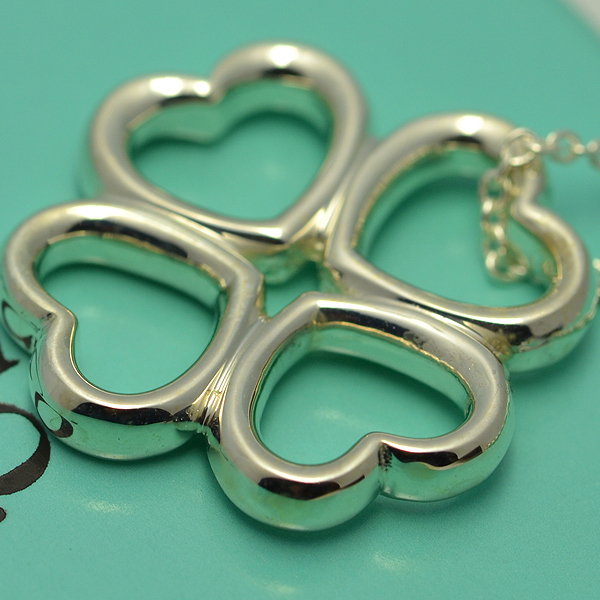 TIFFANYハートクローバーペンダント（送料無料 ティファニー おすすめアクセ クリスマスプレゼント 誕生日 女性 人気NO.1 アクセサリー)